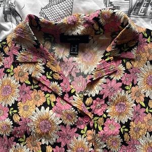 Pleaded Floral Cropped Button-Up